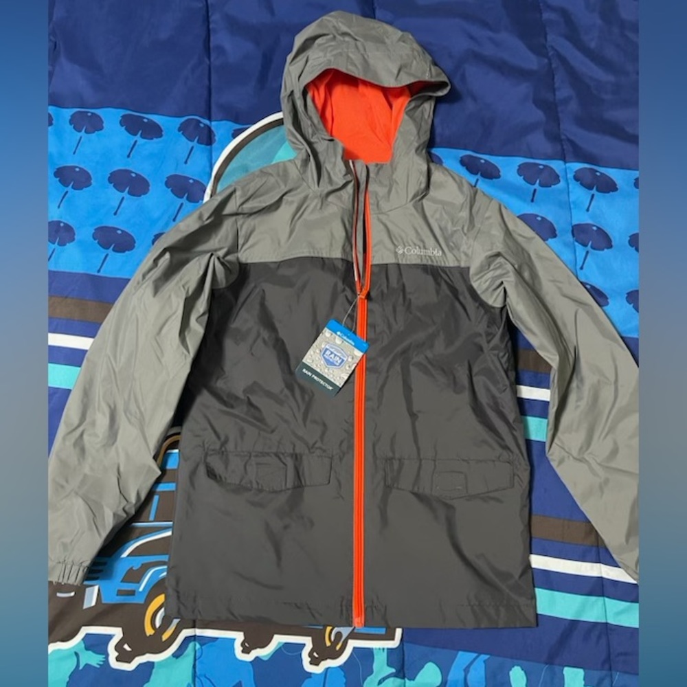 COLUMBIA Boys Jacket (NEVER WORN)